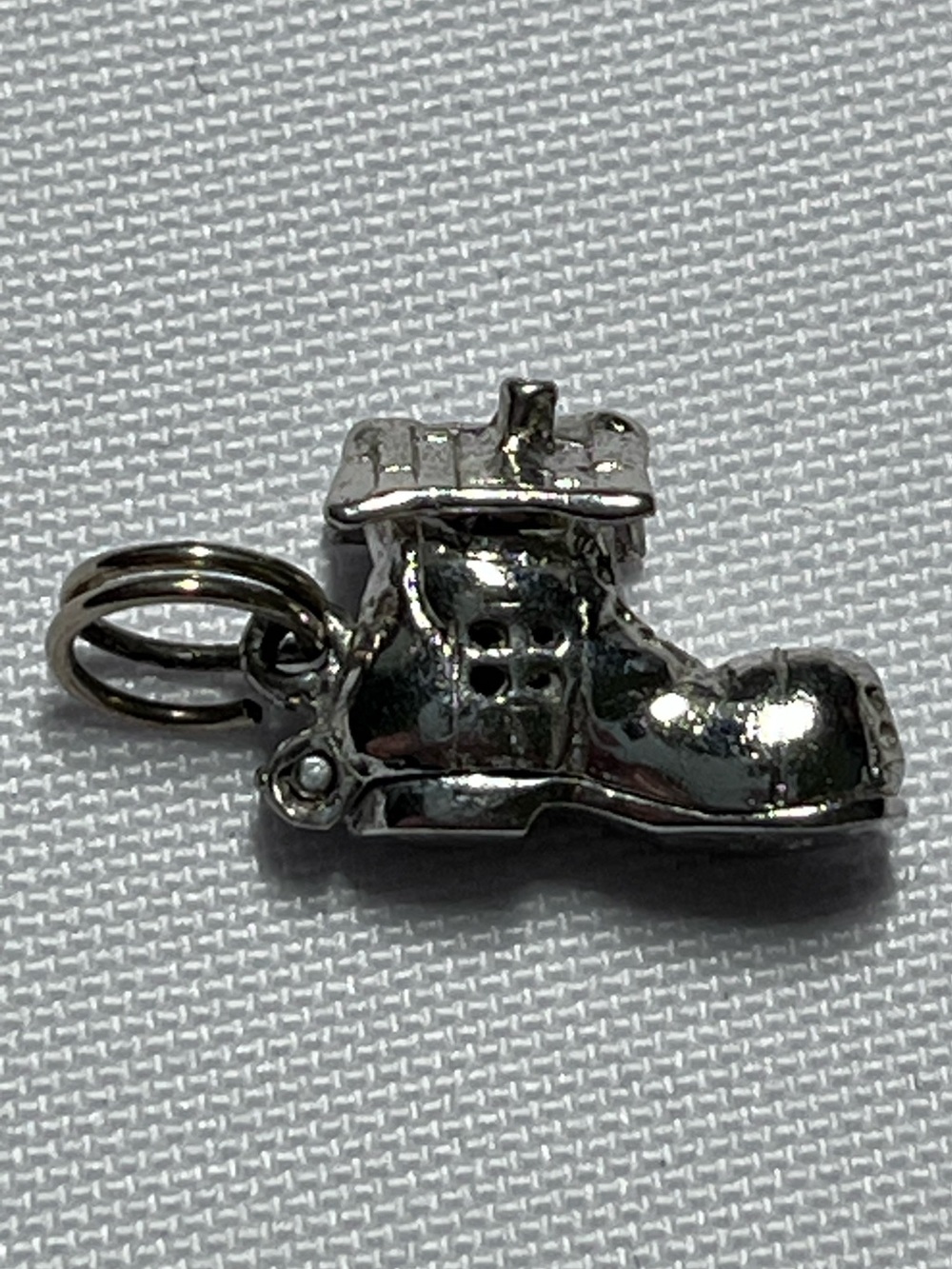 Vintage Silver old lady in a shoe Boot Pendant Charm 
Sterling Silver. Stamped